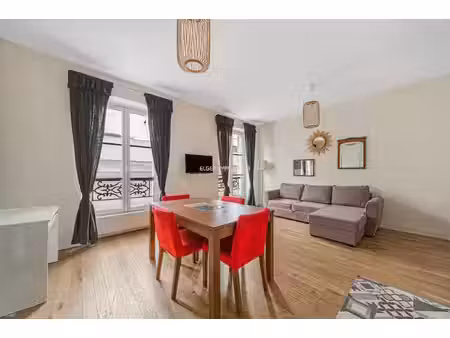 paris 8e – appartement t2 coup de coeur (franklin d. roosevelt
