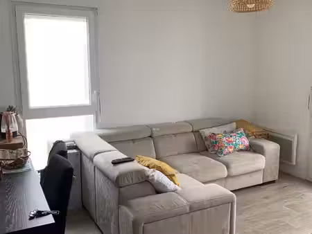 3 pièces récent vendu loué  proche ligne 14