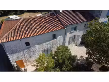 maison de maître charentaise entièrement rénovée – aucun t