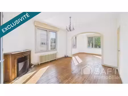 maison en pierre avec jardin  terrasse et garage – tram d à proximité immédiate