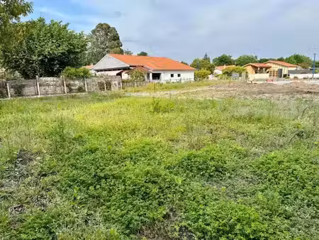 vente terrain 560 m² à le taillan-médoc (33320)  170 000 €