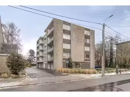 instapklaar en lichtrijk appartement met garage in roeselare