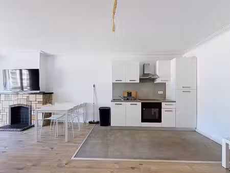 appartement au rez-de-chaussée à louer avec 3 chambres à deu