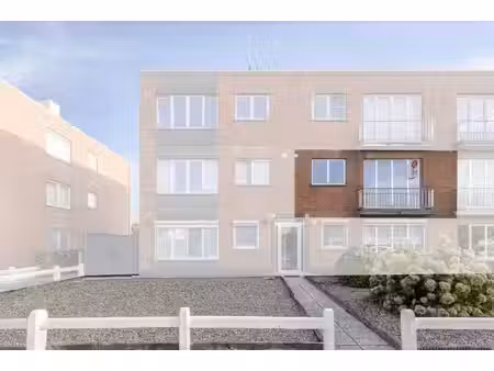 appartement de deux chambres avec garage à sint-kruis (bruge