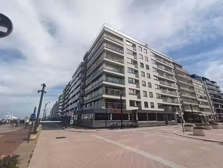 appartement d'angle rénové avec vue mer unique et 3 chamb...