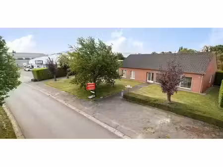 bâtiment d’entreprise à vendre à sint-truiden pour € 625.000 avec 3 chambres à coucher