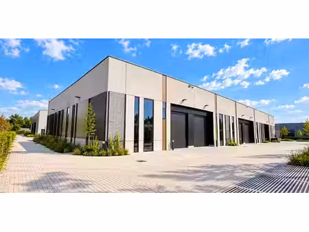 bâtiment d’entreprise à louer à zandhoven pour € 1.750