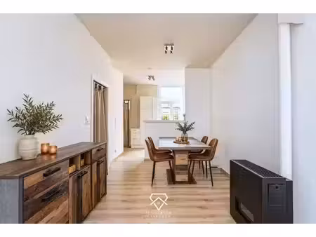 instapklare woning met drie verdiepingen en buitenruimte ...
