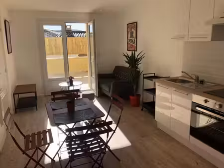 location meublee - appartement - eoures - marseille 13011 - type 2 de 31.53 m² avec terras