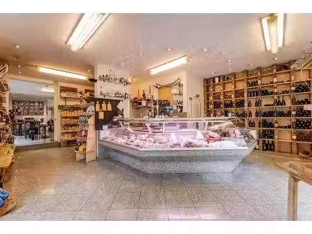 st gilles-commerce-arrière boutique-cave