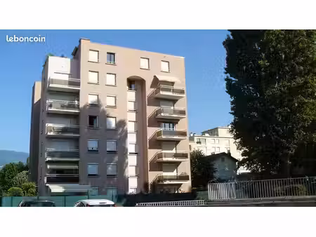 t4 5eme etage 11 av leon blum grenoble