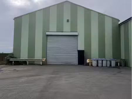 hangar / bâtiment