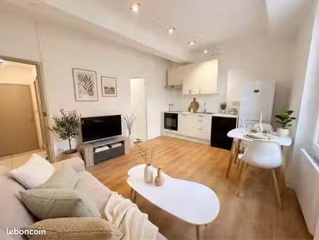 t2 meublé rénové – 31 m² – auriol – 690 cc