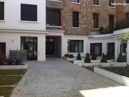 studio de 21 m² rénové à neuf – courbevoie (910 cc)