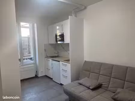 studio de 13 10 m² climatisé – entièrement refait à neuf