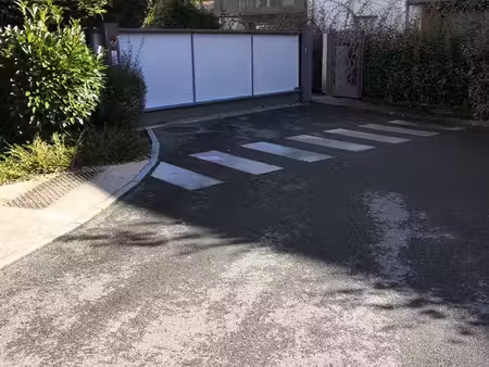 place souterraine proche gare annemasse