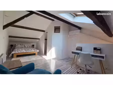 t2 meublé en duplex avec aperçu mer – 51 m² au sol – disponible immédiatement