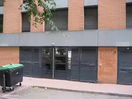 app. t2 meublé 808 charges comprises 46 m2 31000 tlse ( quartier amidonniers cafarelli )