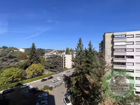 a vendre appartement t4 / t5 de 100 m2 a champagne au mont d