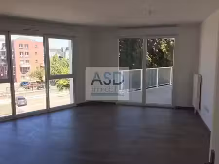 location appartement 3 pièces 69 m² à la madeleine (59110)  939 €