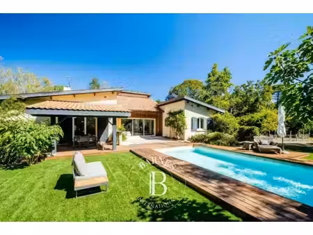à vendre  maison pessac 4 chambres - 225 m² - 971 000 €