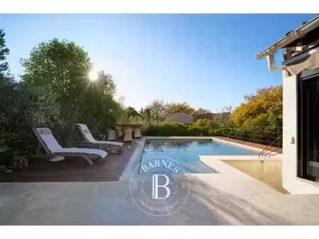 à vendre  villa mougins 5 chambres - 200 m² - 1 080 000 €