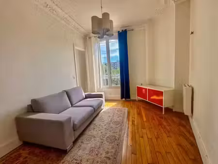 location appartement 2 pièces 32 m² à les lilas (93260)  1 050 €