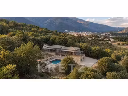 villa avec piscine et jardin corte (2b)