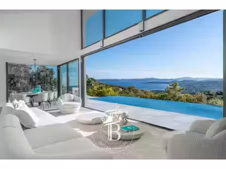 à vendre  villa les issambres 4 chambres - 230 m² - 2 985 000 €