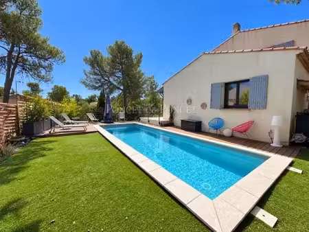maison rénovée de 145 m² avec piscine et jardin arboré
