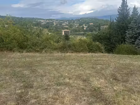 apt  capitale du luberon  beau terrain constructible de 3800