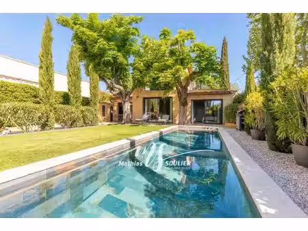 villa de luxe à vendre dans le quartier plateau de puyricard-la trévaresse