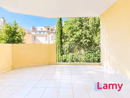 appartement de luxe à vendre dans le quartier comtale-cente-cours mirabeau