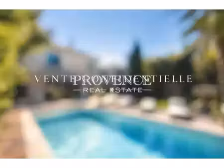 maison de luxe à vendre dans le quartier sainte marguerite