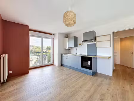 location appartement 2 pièces  36.58m²  laval