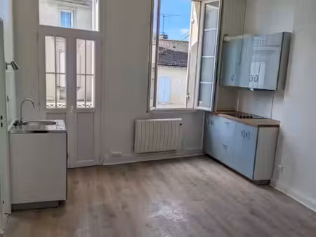 appartement studio branne - 30 m2 - 430 euros ttc