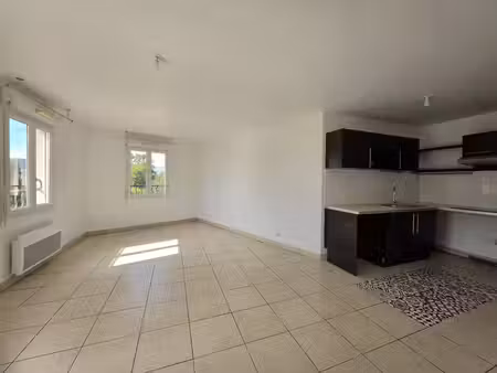 appartement t3 - ascenseur - balcon - place de parking