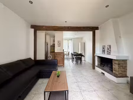 appartement t3 proche senlis avec extérieur et place de park