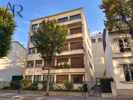 studio rénové et équipé - neuilly