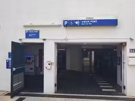 vente parking 13 m² à la ciotat (13600)  11 000 €