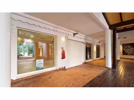 local commercial 60 m² manganao village