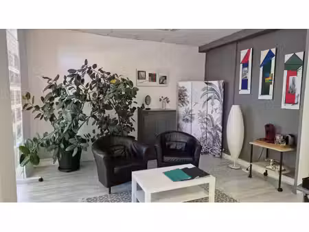local commercial - centre ville de saint sulpice