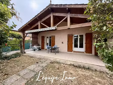 maison de plain-pied avec jardin arboré et proximité du gers