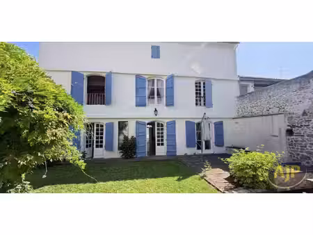maison avec piscine et jardin layrac (47)
