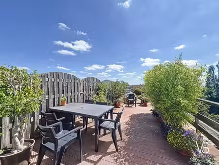 magnifique penthouse avec grande terrasse!