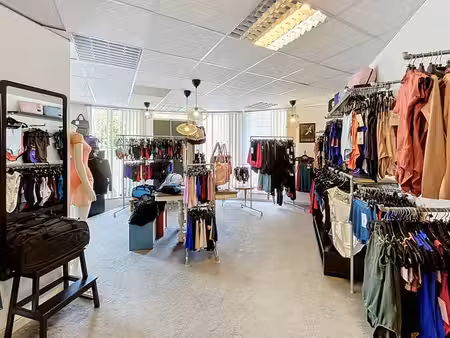 agréable surface commerciale bien située