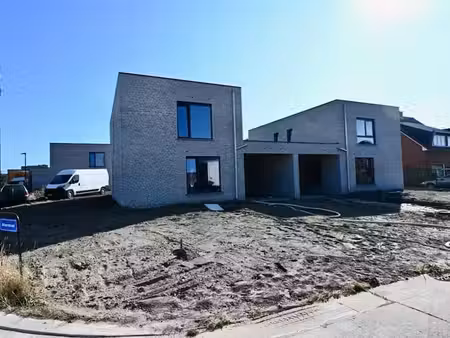 nieuwbouwwoning hob met 3 slaapkamers !