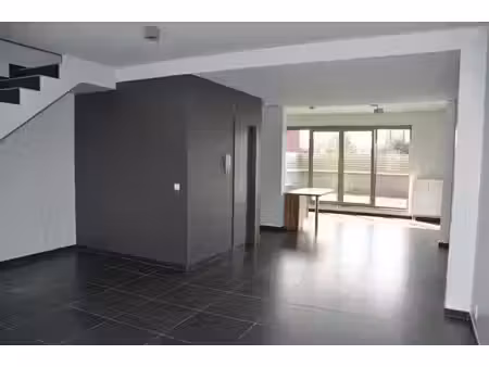 magnifique appartement 128 m2 2 ch. terrasse et parking