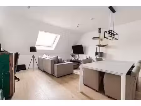 recent appartement met terras en een ondergrondse autosta...