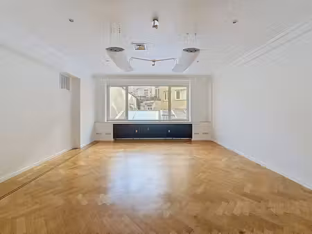 prox place stéphanie bureaux renoves